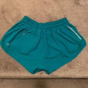 Lululemon Hotty Hot 2.5” Viridian Green Short